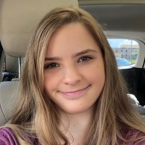 Meet your Posher, Caroline